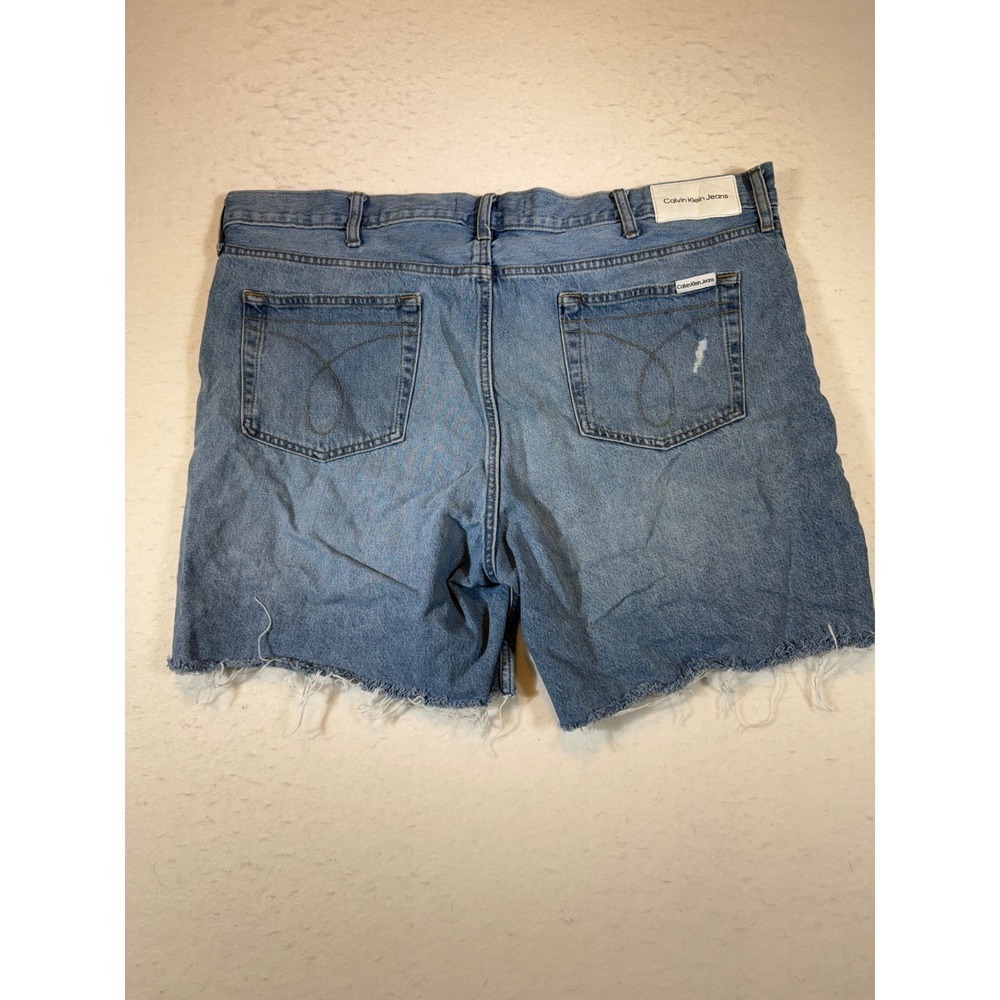 Calvin Klein Jeans Womens Denim Shorts Blue Distressed Frayed Hem Size W40 - Picture 2 of 3